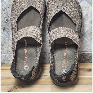 bernie mev. Women's Woven Bronze.